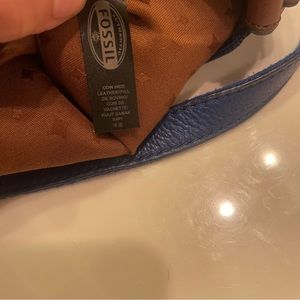 Fossil crossbody blue colour